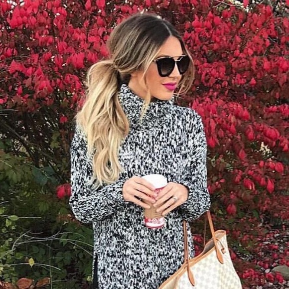 🐻❄️ H&M • Puff-Sleeve Chunky Turtleneck Sweater - Picture 1 of 7